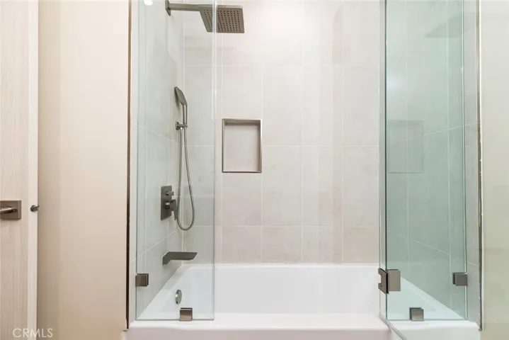 2018 W Kenneth Road, Glendale, California 91201