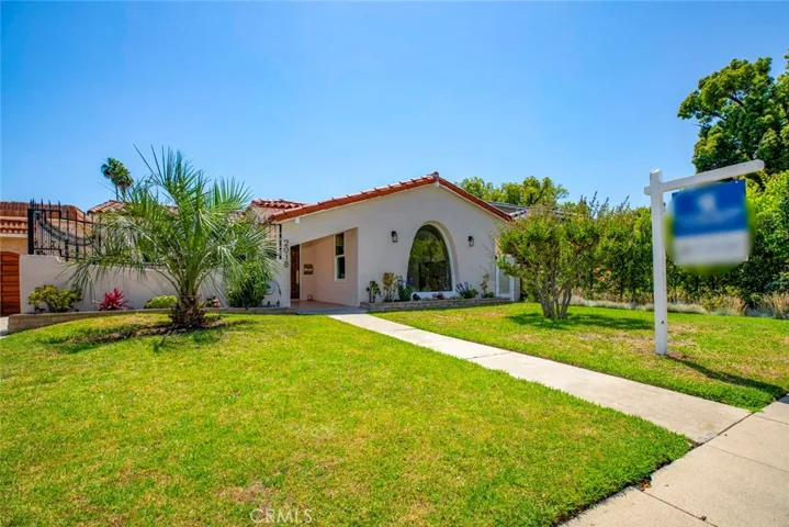 2018 W Kenneth Road, Glendale, California 91201