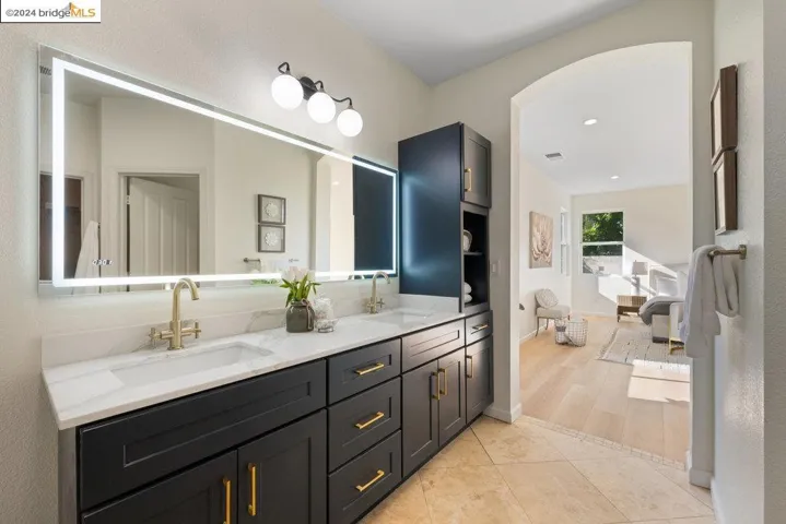 5015 Hollowglen Court, Antioch, California 94531