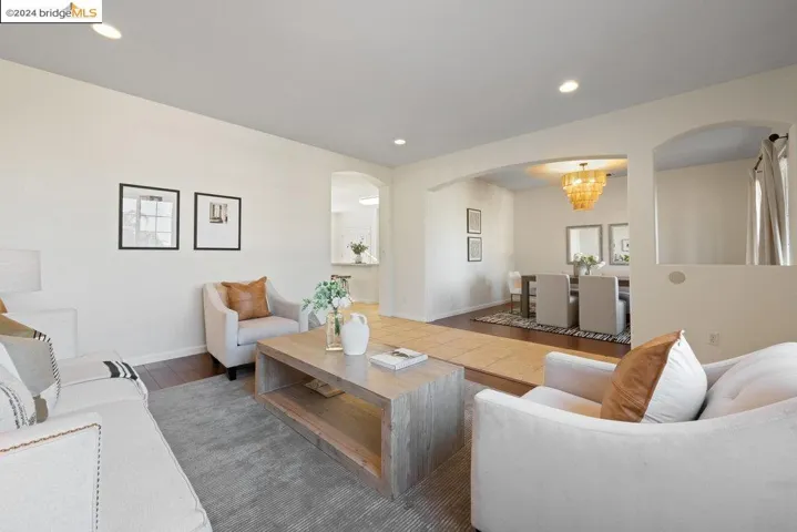 5015 Hollowglen Court, Antioch, California 94531