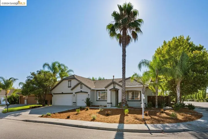 Fantastic curb appeal