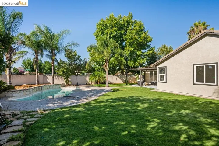 5015 Hollowglen Court, Antioch, California 94531