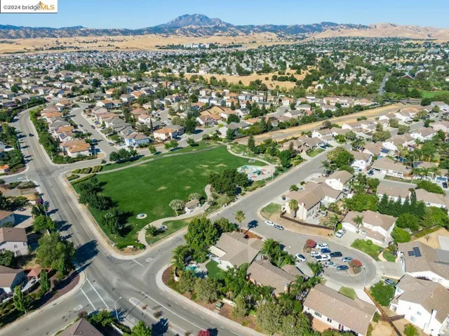 5015 Hollowglen Court, Antioch, California 94531