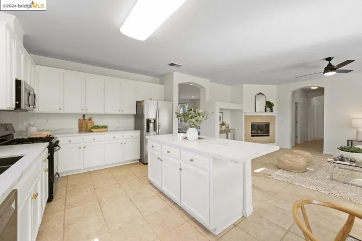5015 Hollowglen Court, Antioch, California 94531