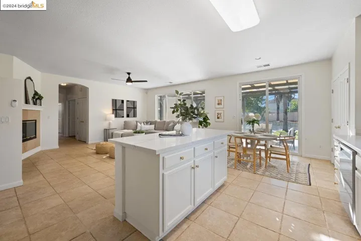 5015 Hollowglen Court, Antioch, California 94531