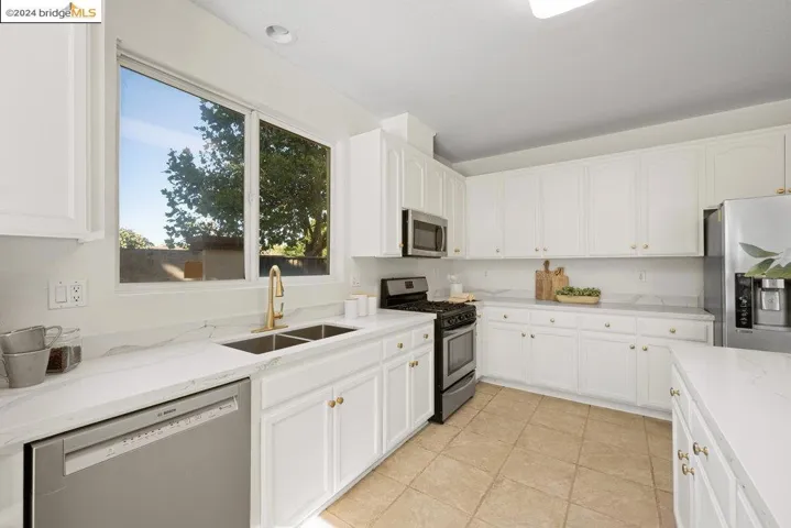 5015 Hollowglen Court, Antioch, California 94531