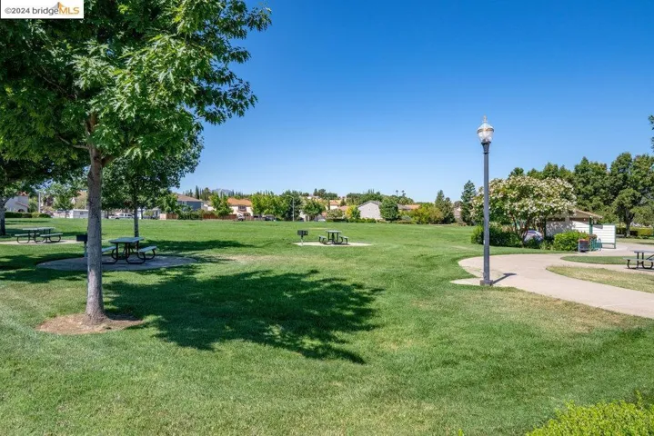 5015 Hollowglen Court, Antioch, California 94531