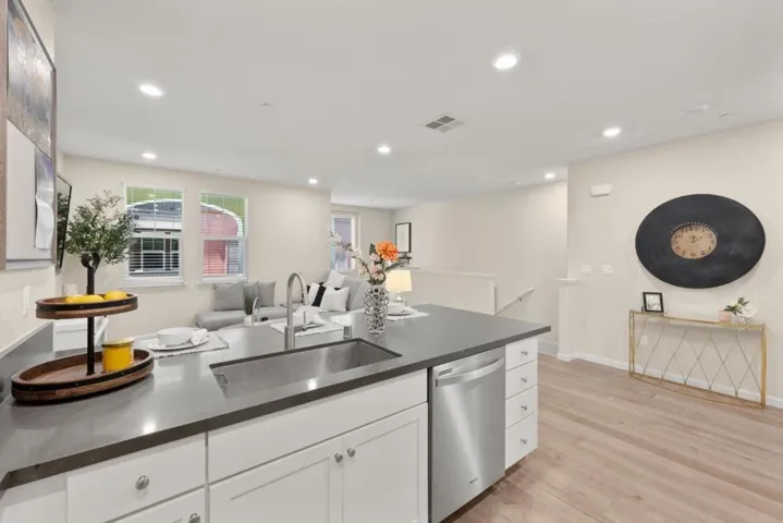 1013 Onofrio Lane 6, San Jose, California 95131