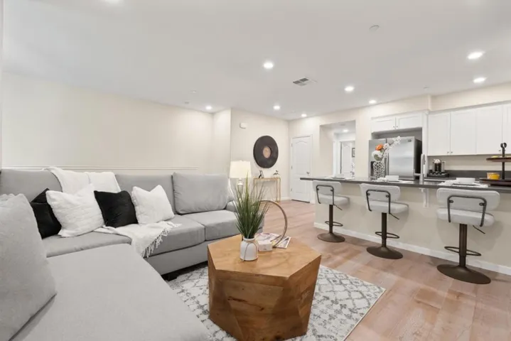 1013 Onofrio Lane 6, San Jose, California 95131