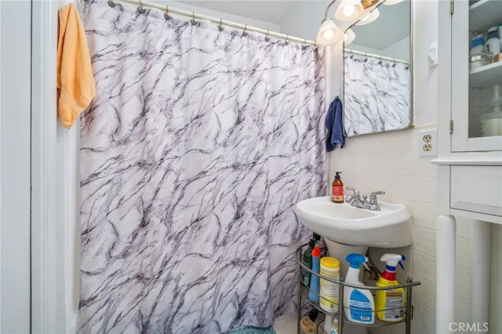 464 Cinderella Drive, Claremont, California 91711