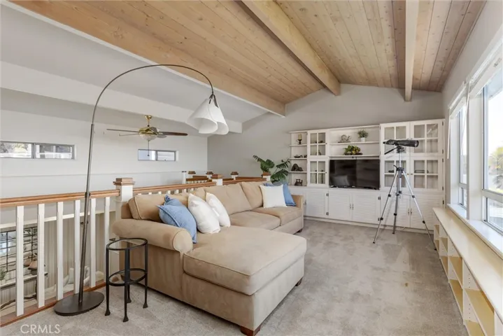 The upper level loft is the best place to hang out, read and relax, and or watch a movie or one of out famous Morro Bay Sunsets! Observe the wildlife or sailboats with your telescope, and enjoy the scenery.