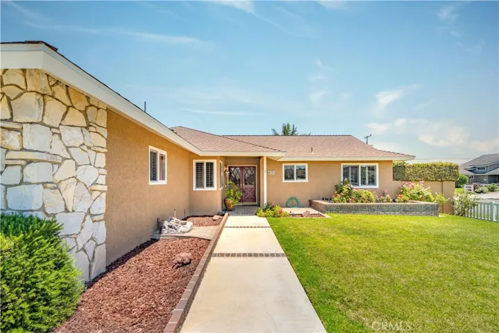 18842 Los Leones Street, Fountain Valley, California 92708