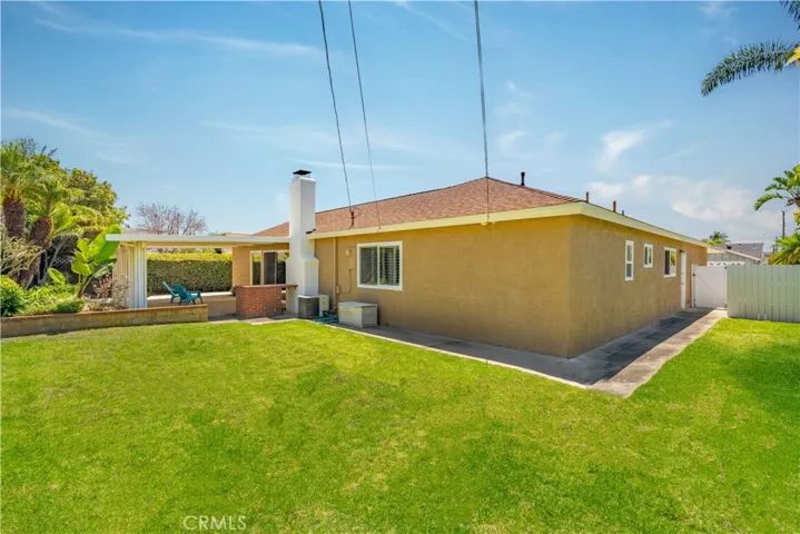 18842 Los Leones Street, Fountain Valley, California 92708