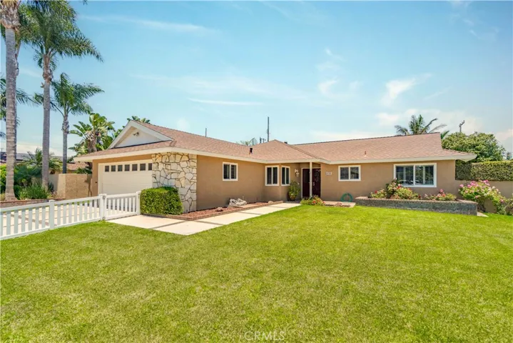 18842 Los Leones Street, Fountain Valley, California 92708
