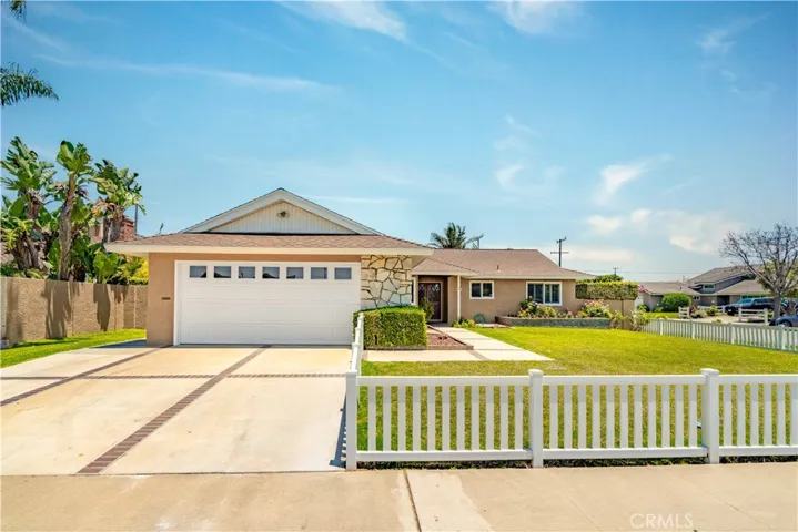 18842 Los Leones Street, Fountain Valley, California 92708