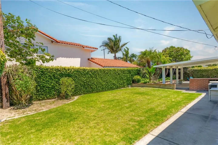 18842 Los Leones Street, Fountain Valley, California 92708