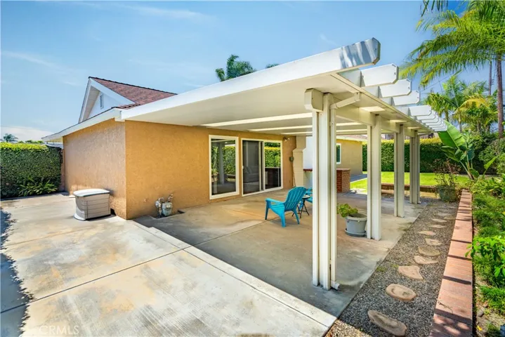 18842 Los Leones Street, Fountain Valley, California 92708