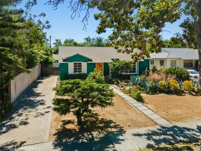 One final peek at 2314 N. Poinsettia.