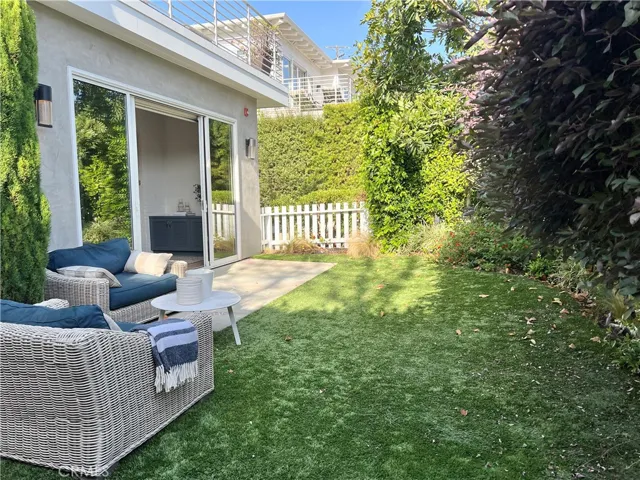 512 25th Street, Hermosa Beach, California 90254