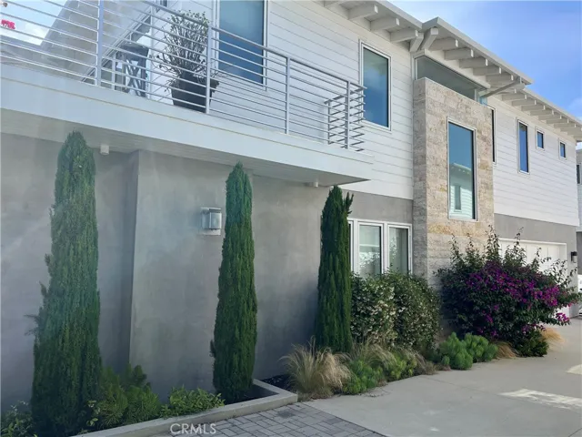 512 25th Street, Hermosa Beach, California 90254