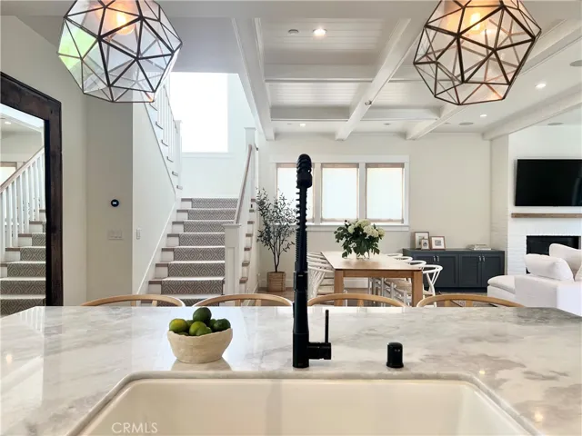 512 25th Street, Hermosa Beach, California 90254
