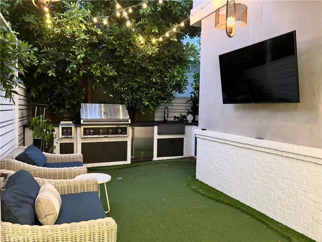 512 25th Street, Hermosa Beach, California 90254