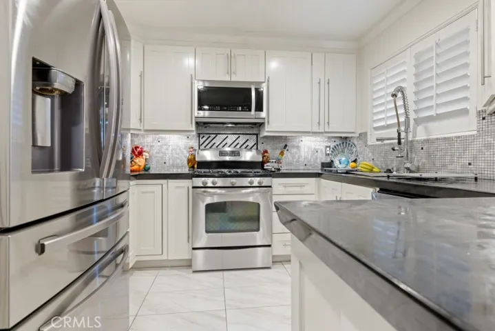 16551 Grunion 14, Huntington Beach, California 92649