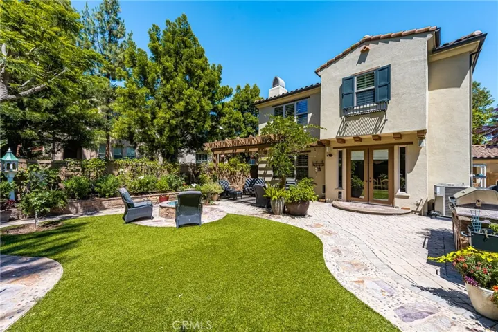 a sprawling, private yard