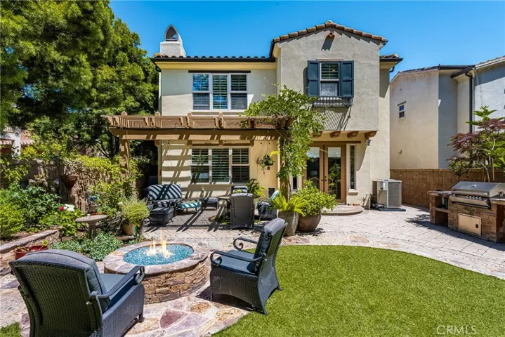 a one-of-a-kind yard, tucked away in a quiet corner of Portola Springs