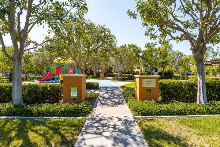 The Portola Springs amenities include Picnic Tables, Basketball Court, and Tennis Courts.