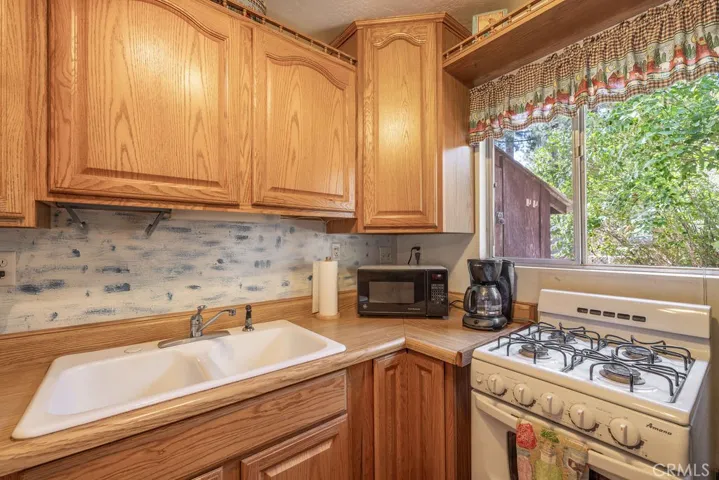 2057 6th Lane, Big Bear City, California 92314