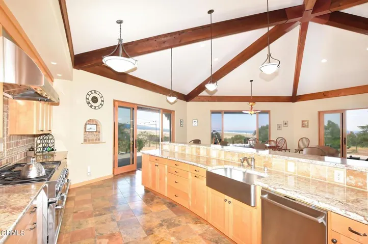 Kitchen passthru