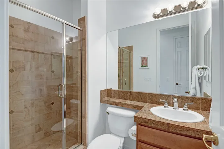 Guest en-suite bathroom