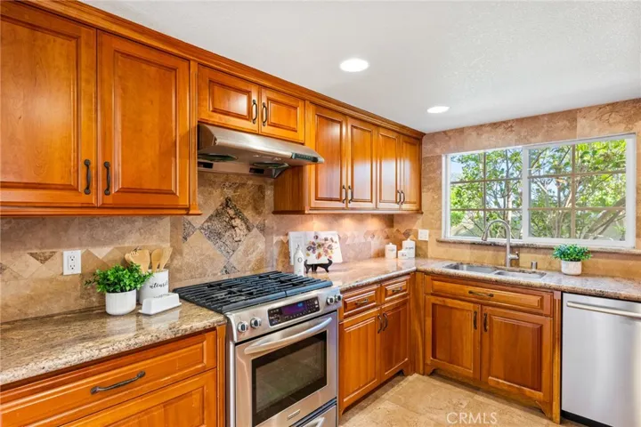 9112 Hyde Park Drive, Huntington Beach, California 92646