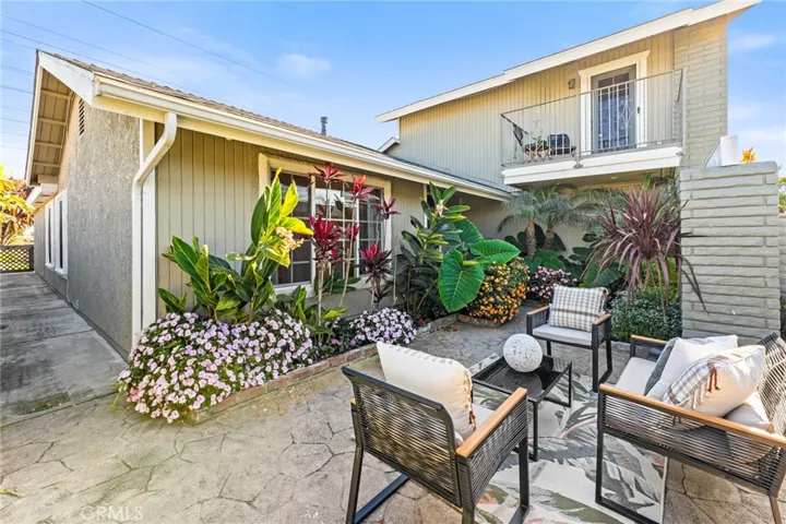 9112 Hyde Park Drive, Huntington Beach, California 92646