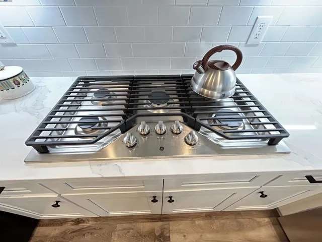 Kitchen stove