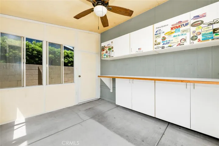 Bonus utility room.