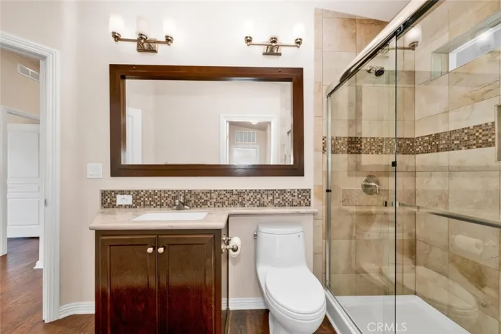 Secondary bathroom.