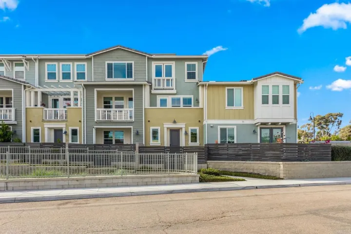 1127 Makena Way, Oceanside, California 92054