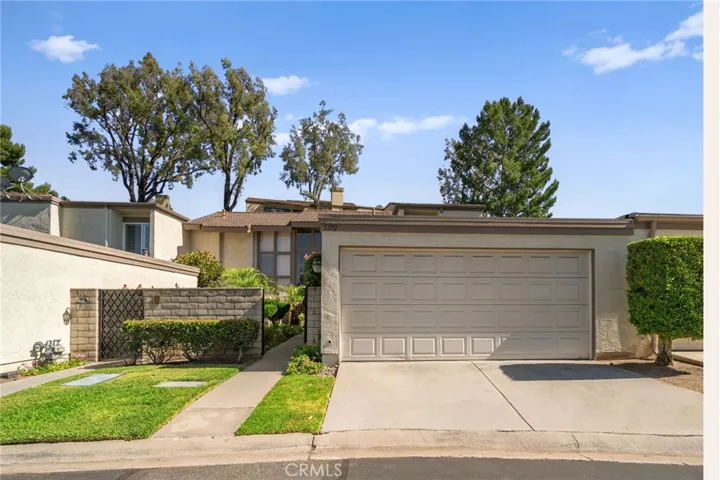5592 E Vista Del Este, Anaheim Hills, California 92807