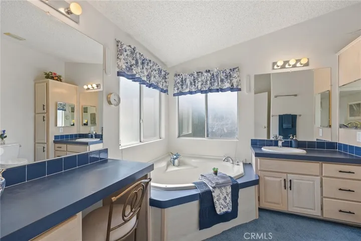 Primary, en suite bathroom