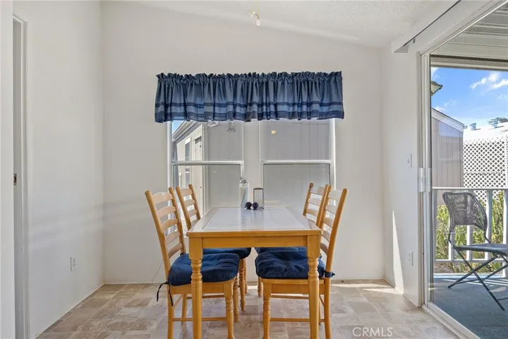 Kitchen dining area