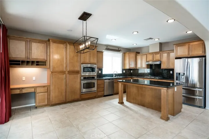 33672 Spring Brook Circle, Temecula, California 92592