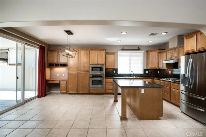 33672 Spring Brook Circle, Temecula, California 92592
