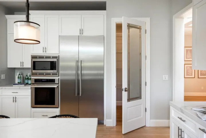 914 Colonial Lane, Palo Alto, California 94303