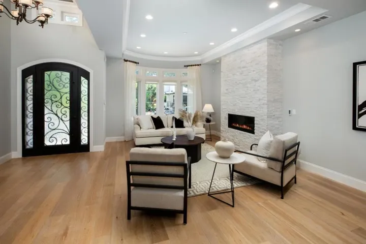 914 Colonial Lane, Palo Alto, California 94303