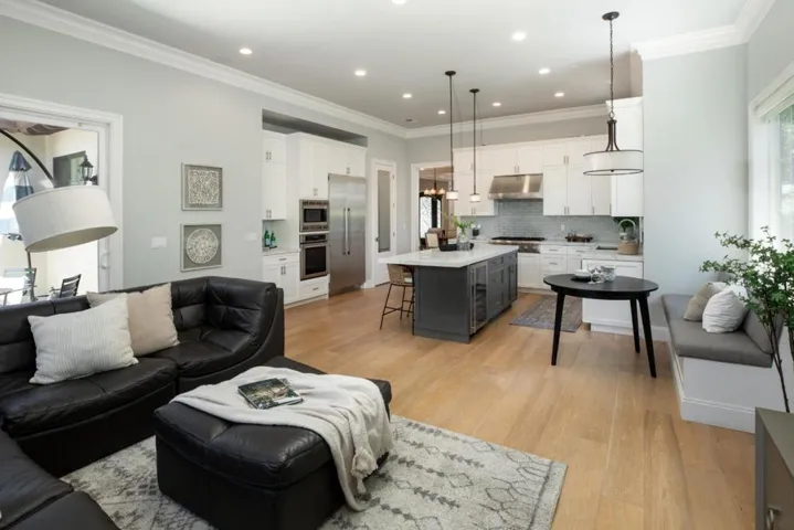 914 Colonial Lane, Palo Alto, California 94303