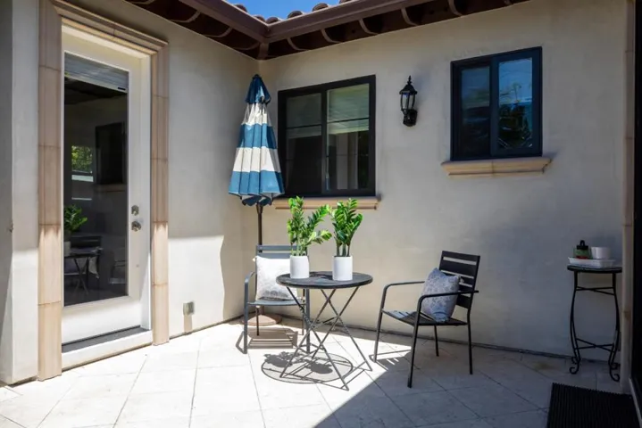 914 Colonial Lane, Palo Alto, California 94303
