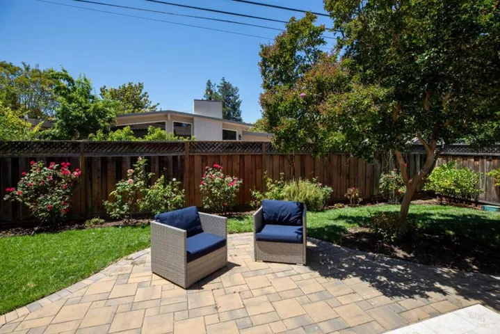 914 Colonial Lane, Palo Alto, California 94303