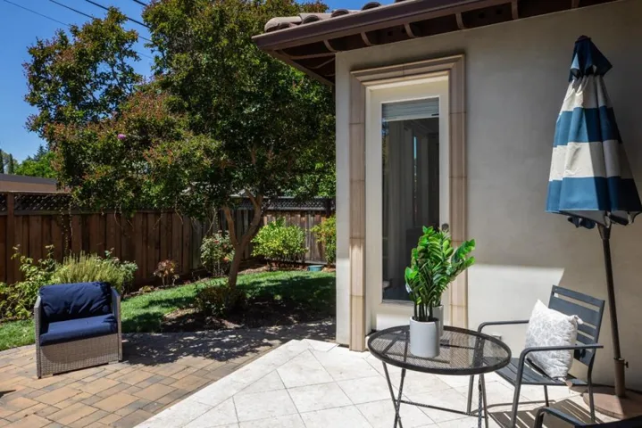 914 Colonial Lane, Palo Alto, California 94303